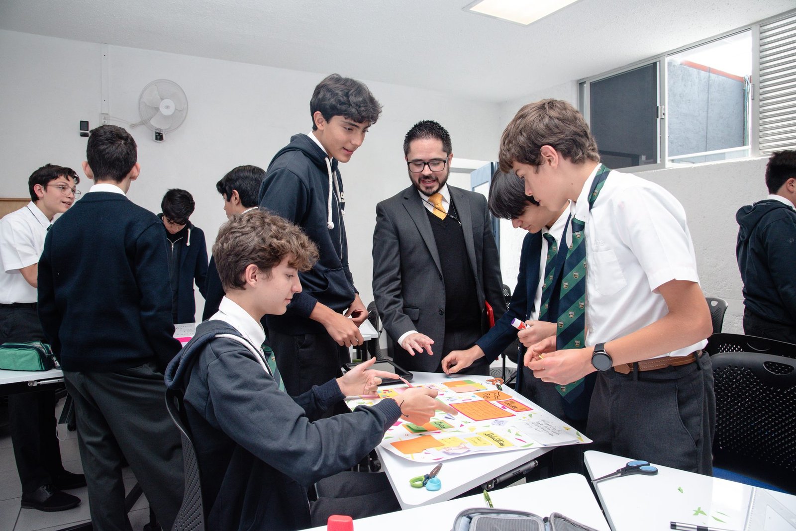 Trabajo colaborativo en el aula de Cedros